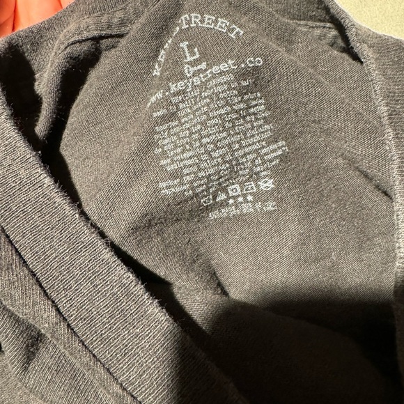 R34 GTR graphic tee black men’s size large - Picture 2 of 3